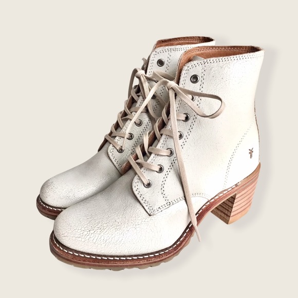 RARE Frye Sabrina 6G White Leather Retro Lace Up Combat Wood Heel Ankle Booties - Picture 15 of 16